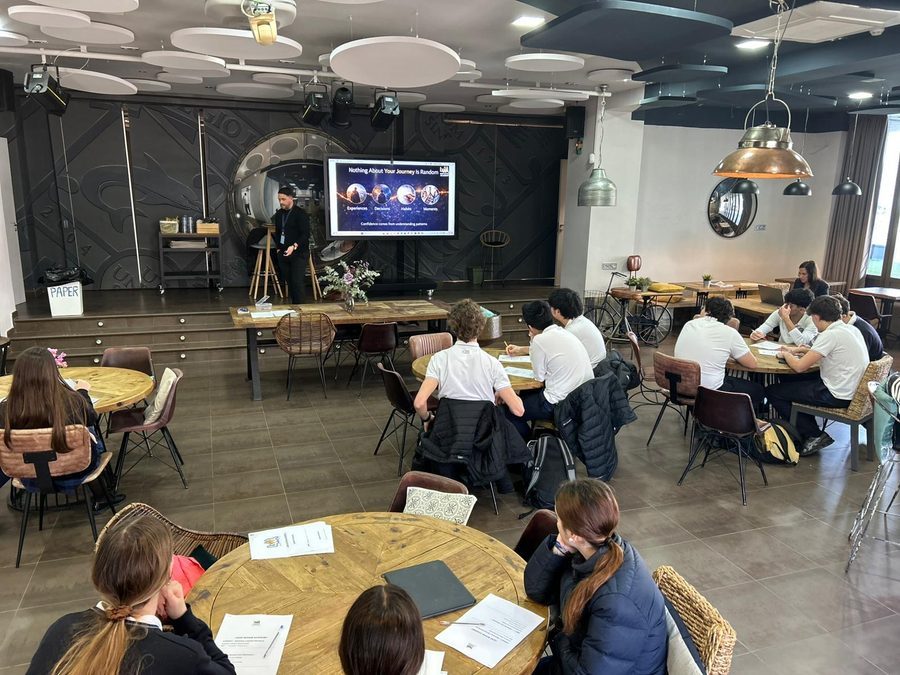 Benjamin Thompson presenting to a group